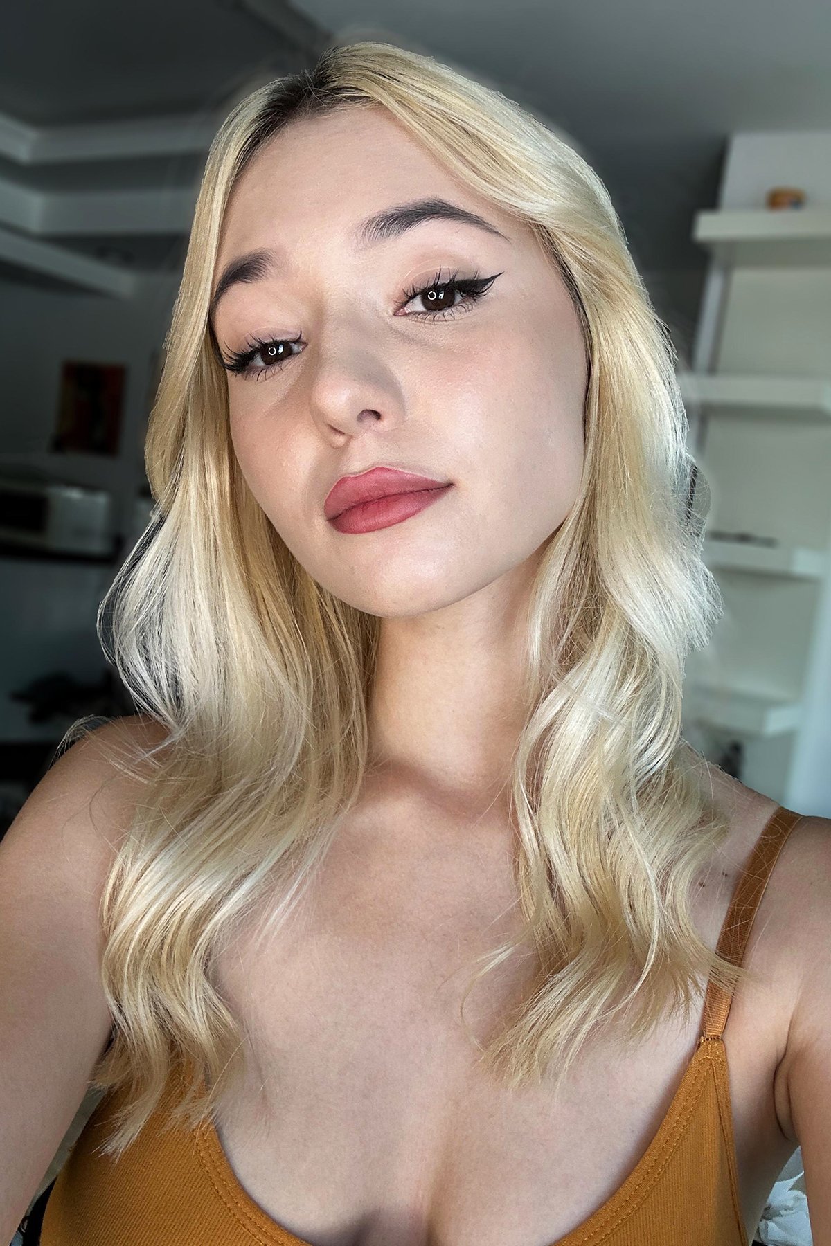 Emily, Bi in Istanbul