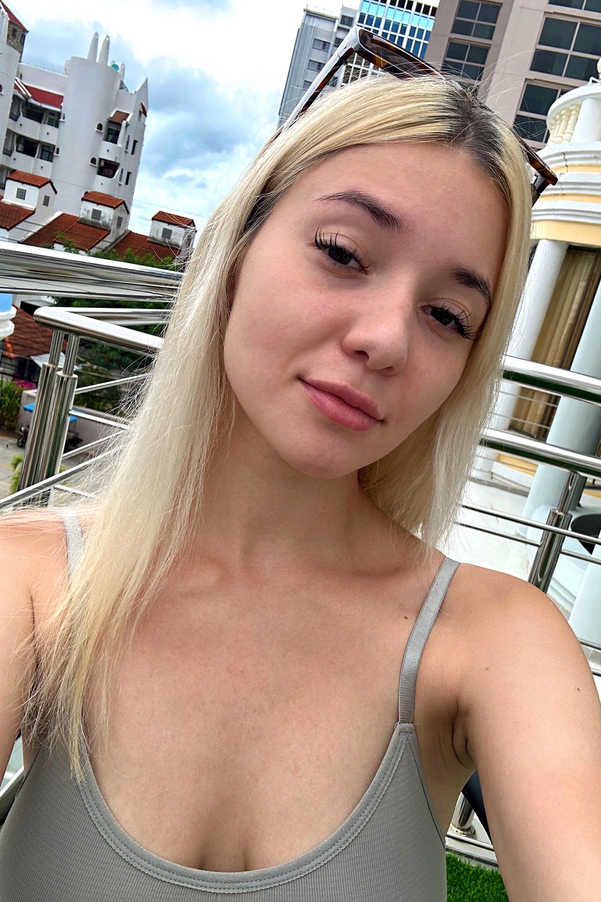 Emily, Bi in Istanbul