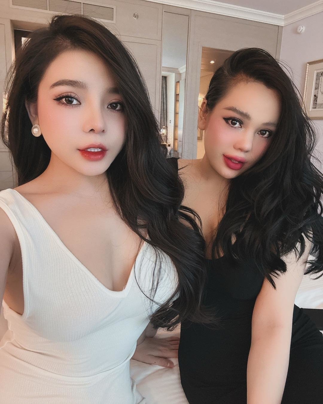 18+ Group Young Girl AbuDhabi O557O79368