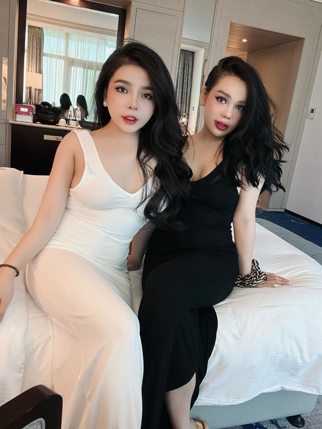 18+ Group Young Girl AbuDhabi O557O79368