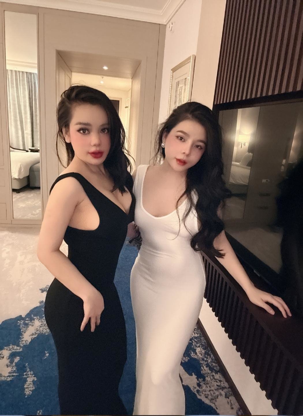 18+ Group Young Girl AbuDhabi O557O79368