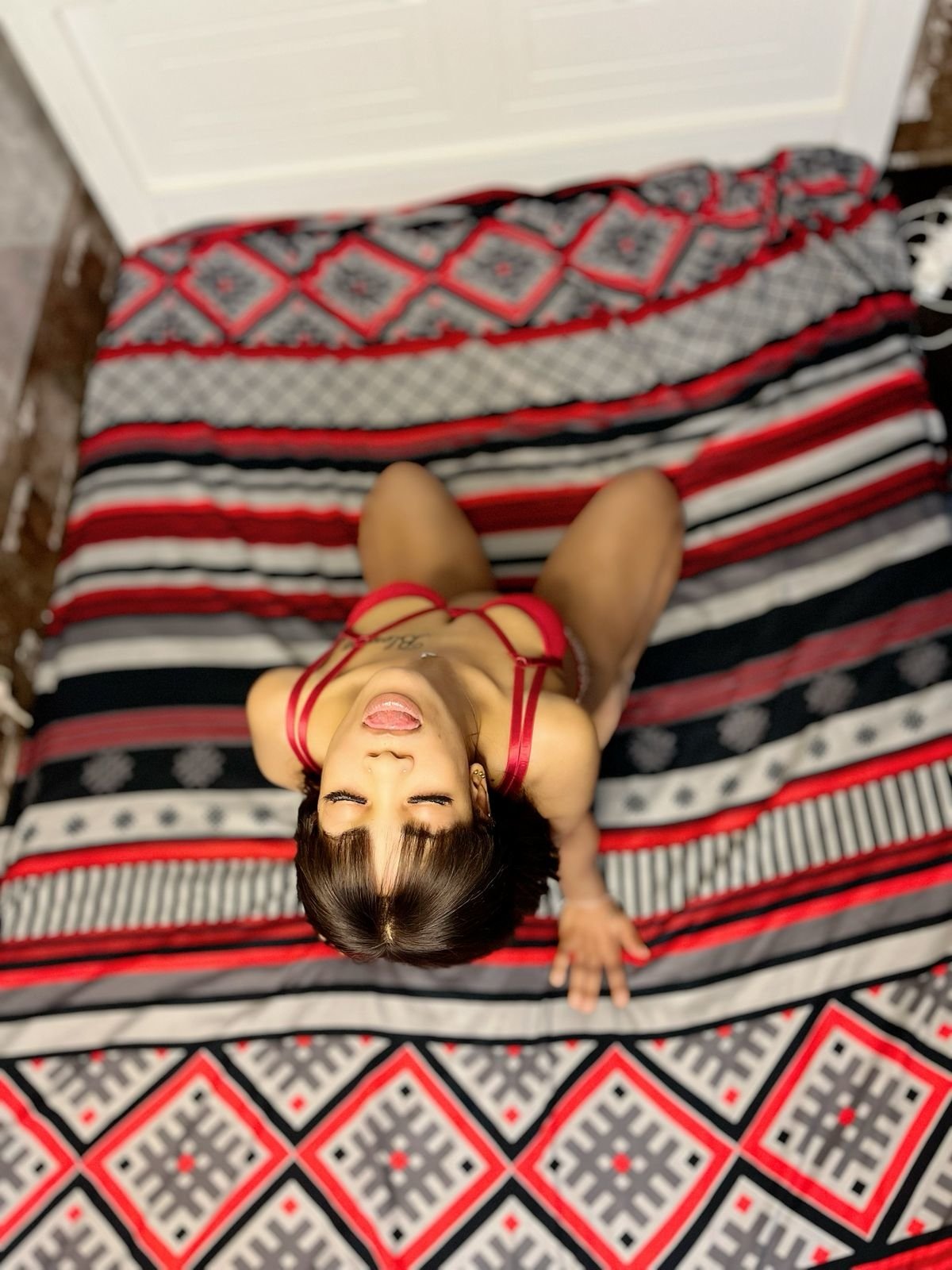 ABU DHABI BEST DEEPTHROATER